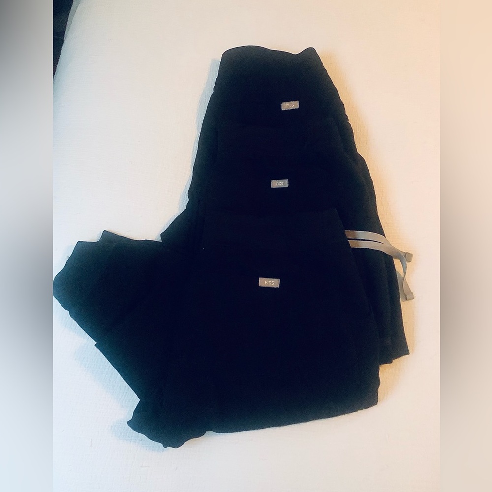 3 FIGS Scrub Pants